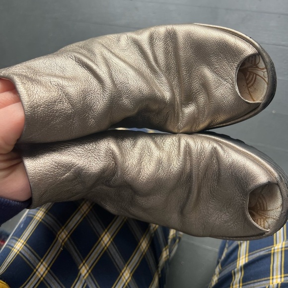 Fly London Ylva Lace Up Silver Metallic Sandals, size 37 - Picture 3 of 7